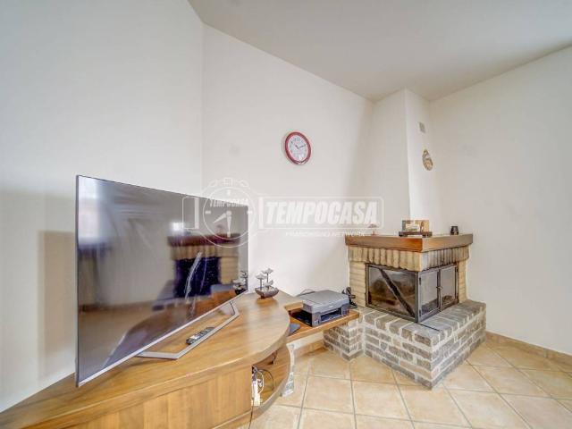 Casa indipendente in vendita a Fagnano Olona VA