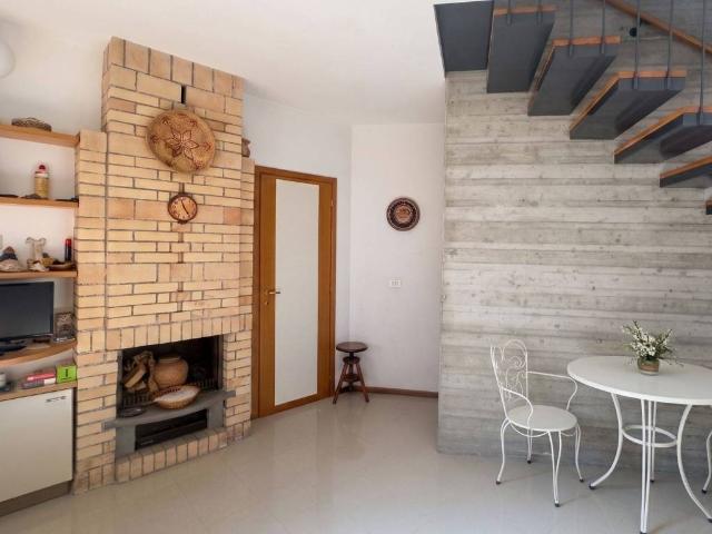 Casa indipendente in vendita a Falconara Marittima AN