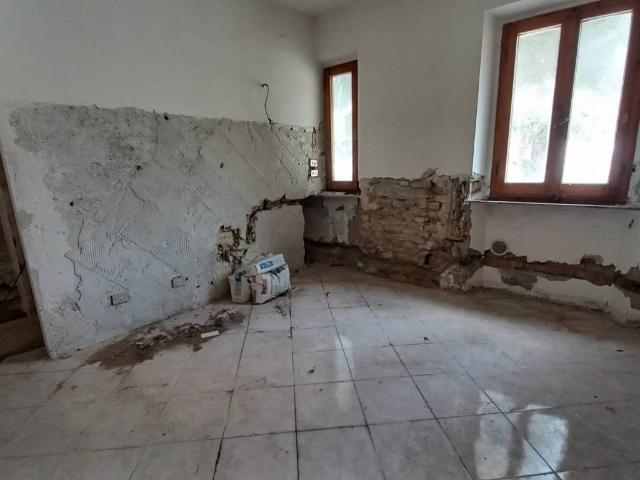 Casa indipendente in vendita a Falconara Marittima AN