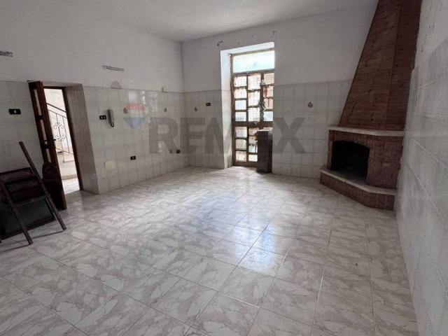 Casa indipendente in vendita a Falciano del Massico CE