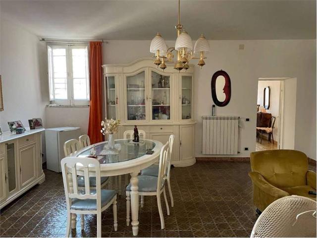 Casa indipendente in vendita a Falciano del Massico CE