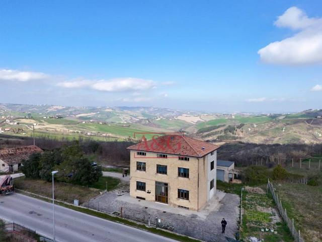 Casa indipendente in vendita a Falerone FM