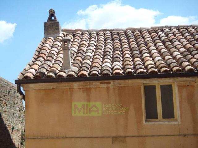 Casa indipendente in vendita a Falerone FM