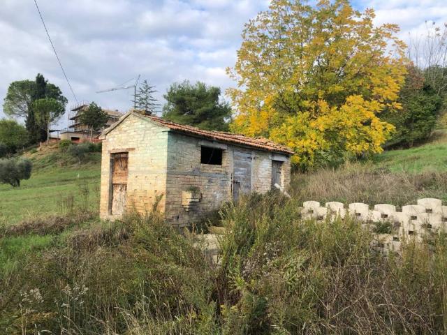 Casa indipendente in vendita a Falerone FM
