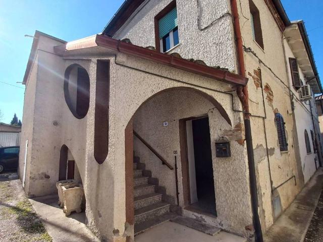 Casa indipendente in vendita a Falerone FM
