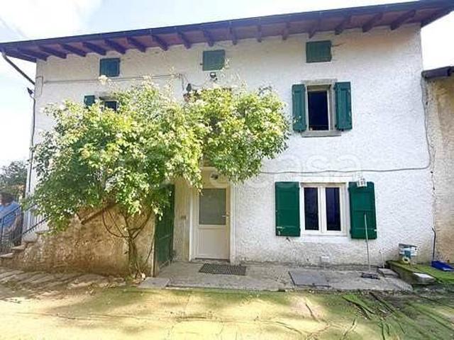 Casa indipendente in vendita a Fanano via Trentino