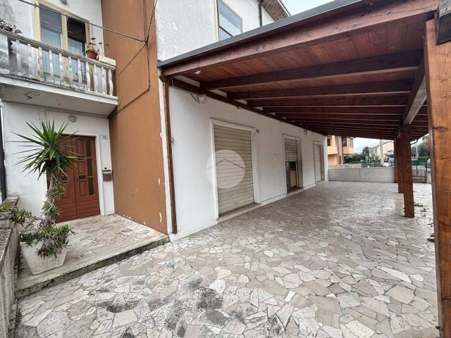Casa indipendente in vendita a Fano