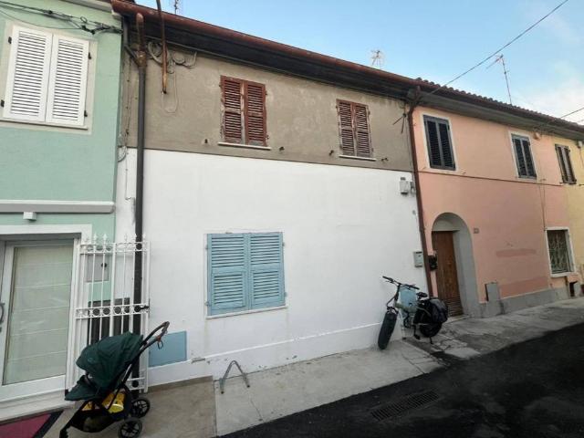 Casa indipendente in vendita a Fano PU