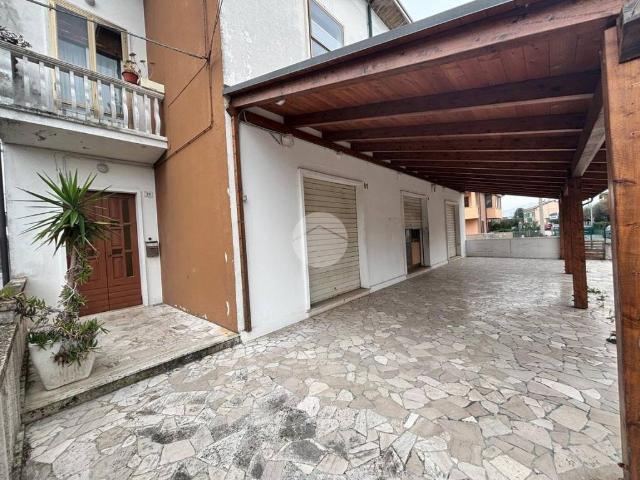 Casa indipendente in vendita a Fano PU
