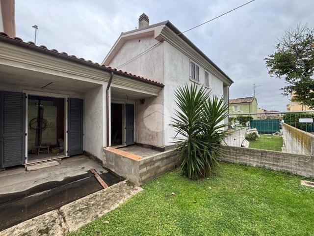 Casa indipendente in vendita a Fano PU