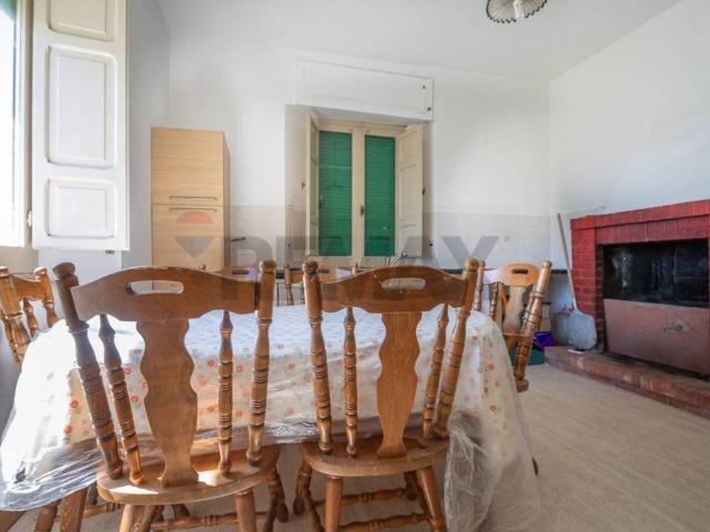 Casa indipendente in vendita a Fara Filiorum Petri CH