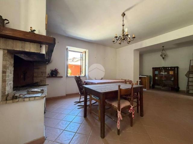 Casa indipendente in vendita a Fara in Sabina RI