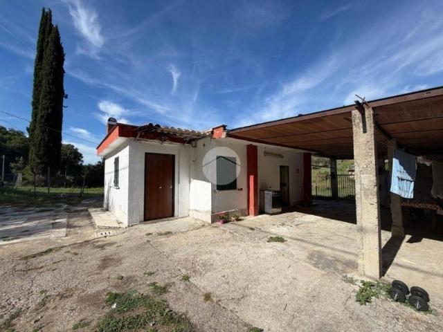 Casa indipendente in vendita a Fara in Sabina via piave