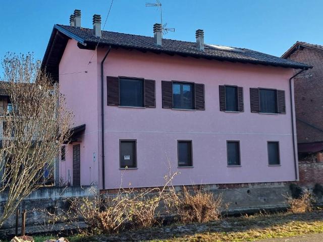 Casa indipendente in vendita a Fara Novarese NO