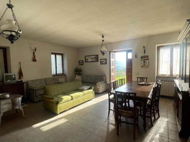 Casa indipendente in vendita a Farini PC