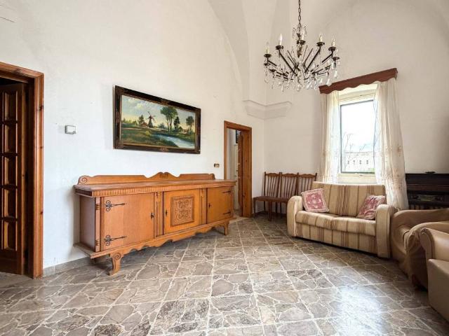 Casa indipendente in vendita a Fasano BR