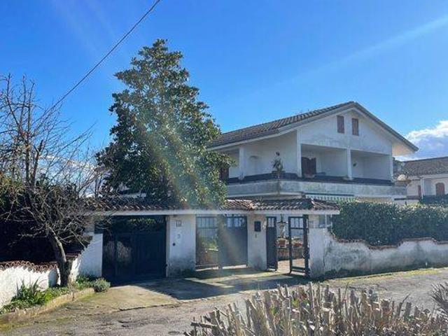 Casa indipendente in vendita a Ferentino FR