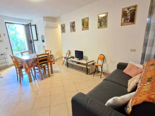 Casa indipendente in vendita a Feroleto Antico CZ