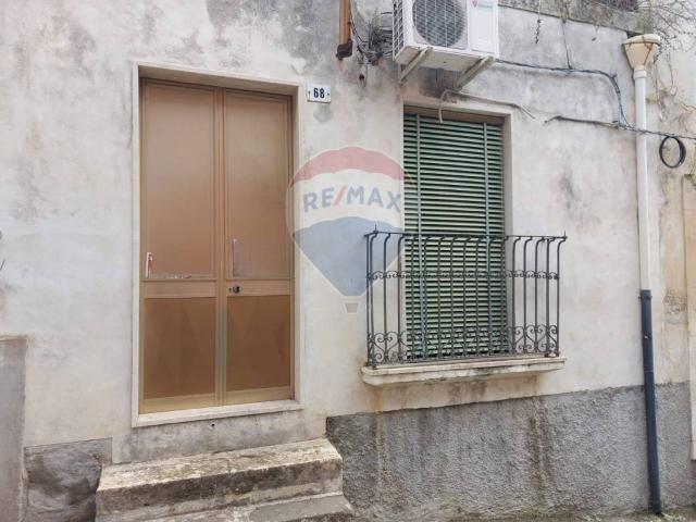 Casa indipendente in vendita a Ferla SR