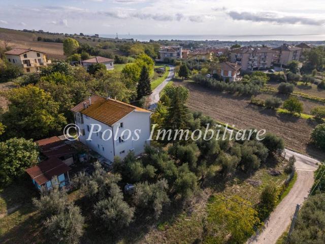 Casa indipendente in vendita a Fermo FM