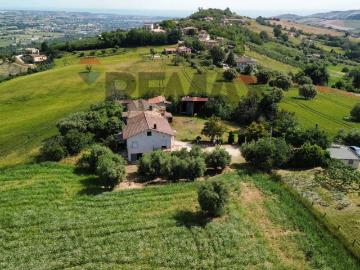 Casa indipendente in vendita a Fermo FM