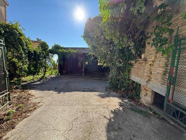 Casa indipendente in vendita a Fermo FM