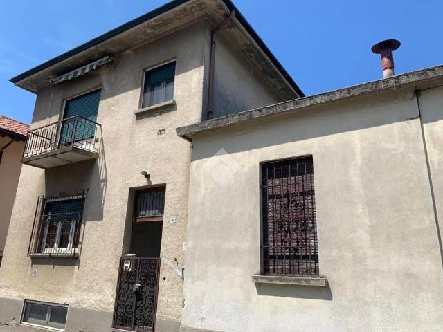 Casa indipendente in vendita a Ferno VA