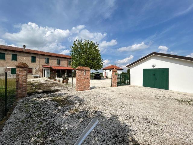 Casa indipendente in vendita a Ferrara