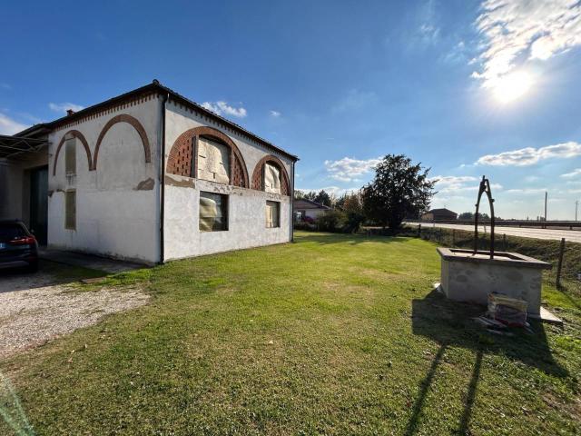 Casa indipendente in vendita a Ferrara