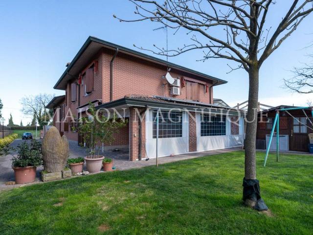 Casa indipendente in vendita a Ferrara