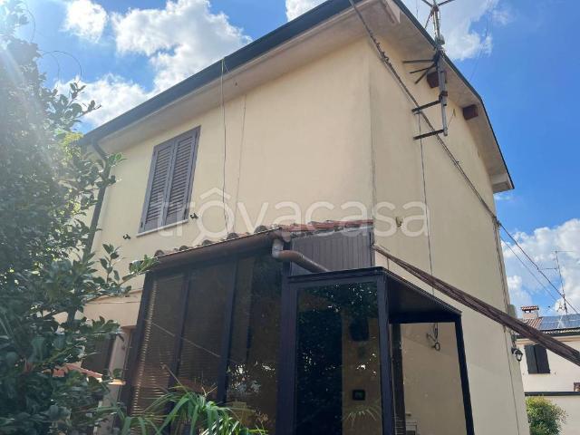 Casa indipendente in vendita a Ferrara via Aminta, 7, Pontelagoscuro