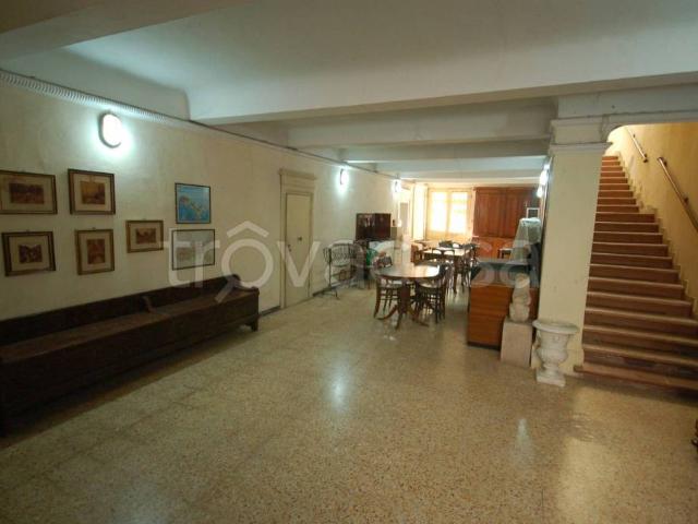 Casa indipendente in vendita a Ferrara via Borgo dei Leoni, 97, Centro Storico
