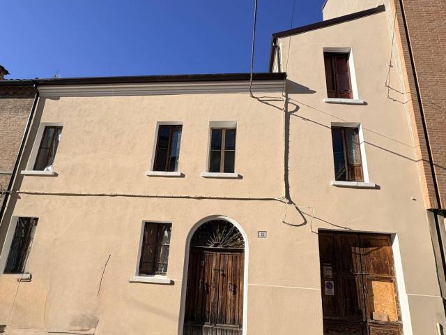 Casa indipendente in vendita a Ferrara, Centro storico