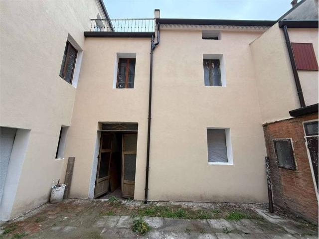 Casa indipendente in vendita a Ferrara FE