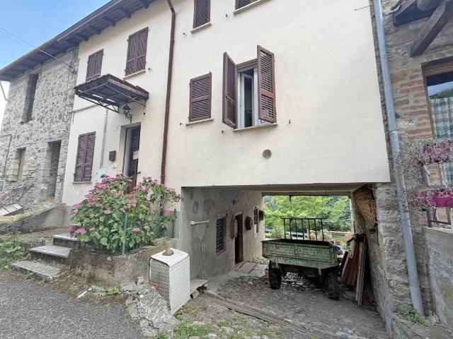 Casa indipendente in vendita a Ferriere PC