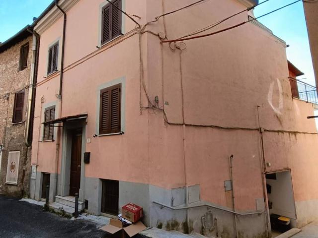 Casa indipendente in vendita a Fiuggi FR