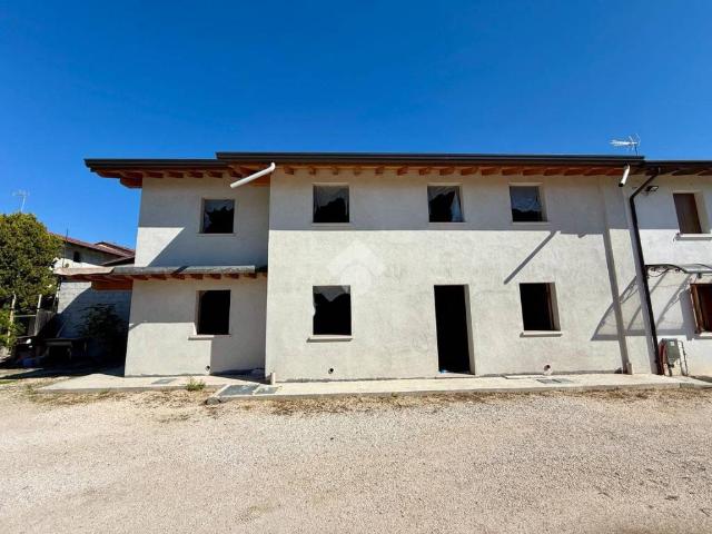 Casa indipendente in vendita a Fiume Veneto PN