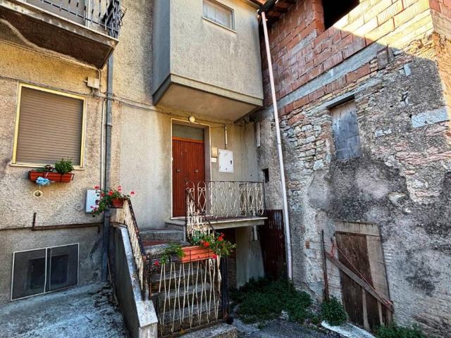 Casa indipendente in vendita a Fiuminata MC
