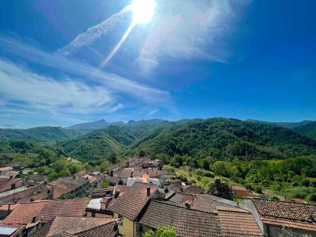 Casa indipendente in vendita a Fivizzano MS