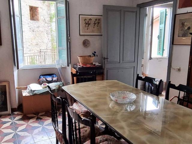 Casa indipendente in vendita a Fivizzano MS