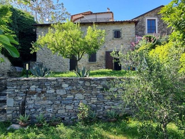 Casa indipendente in vendita a Fivizzano MS