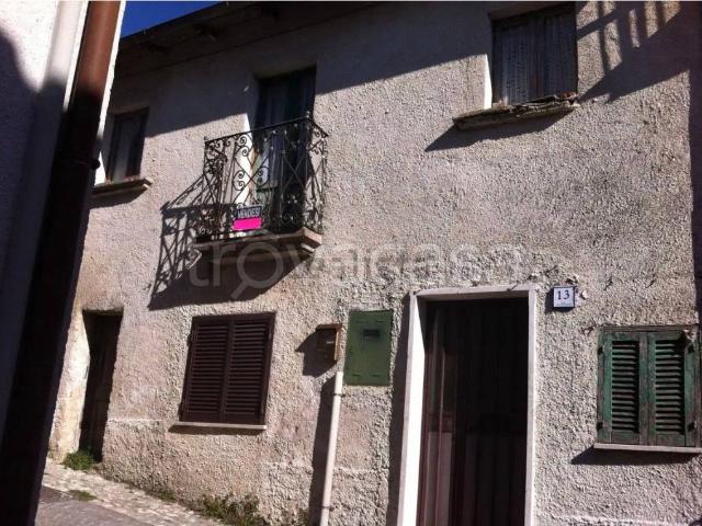 Casa indipendente in vendita a Fiamignano via Arapetrianni, 13