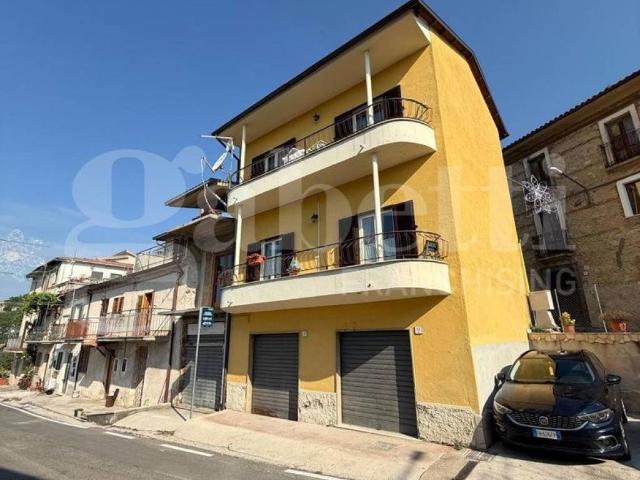 Casa indipendente in vendita a Fiamignano RI