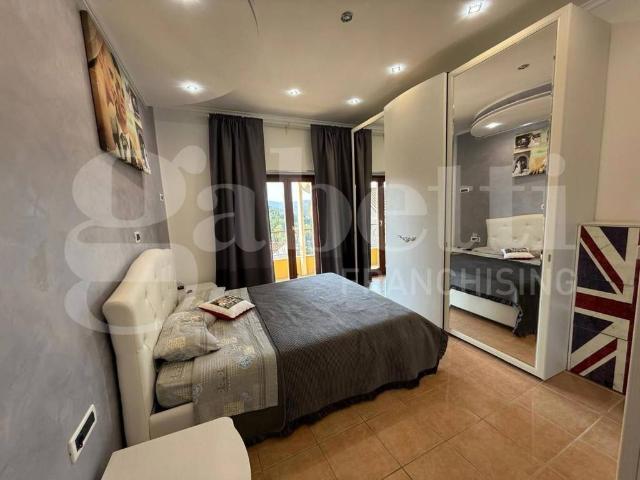 Casa indipendente in vendita a Fiamignano RI