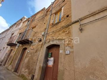 Casa indipendente in vendita a Ficarra via 4 Novembre