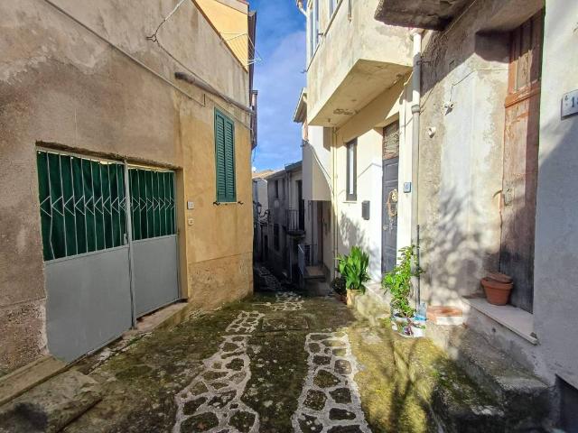 Casa indipendente in vendita a Ficarra ME