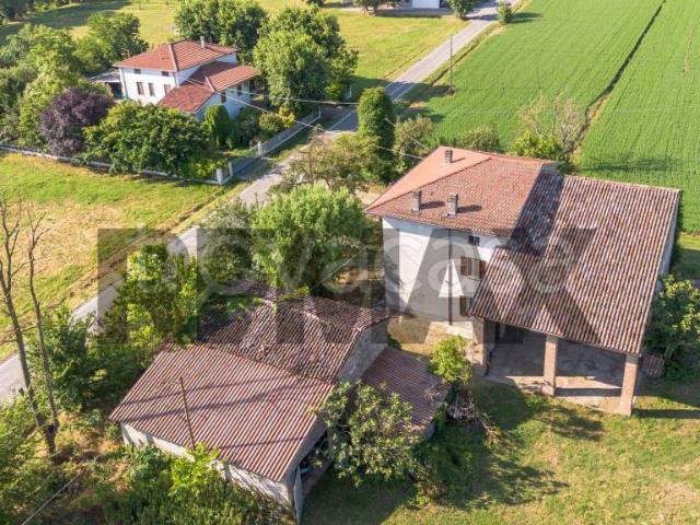 Casa indipendente in vendita a Fidenza, Castione Marchesi