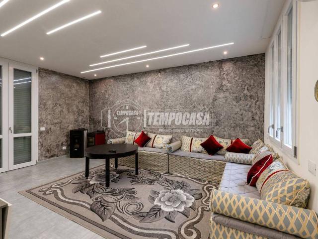 Casa indipendente in vendita a Fidenza PR
