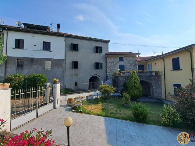 Casa indipendente in vendita a Filattiera