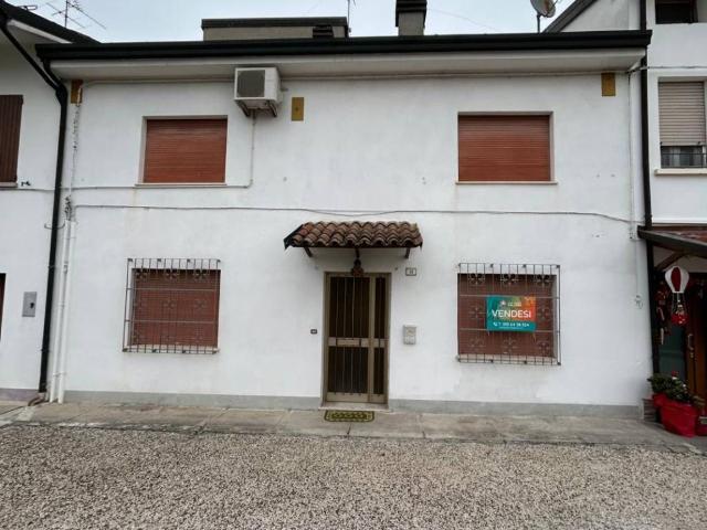 Casa indipendente in vendita a Finale Emilia MO